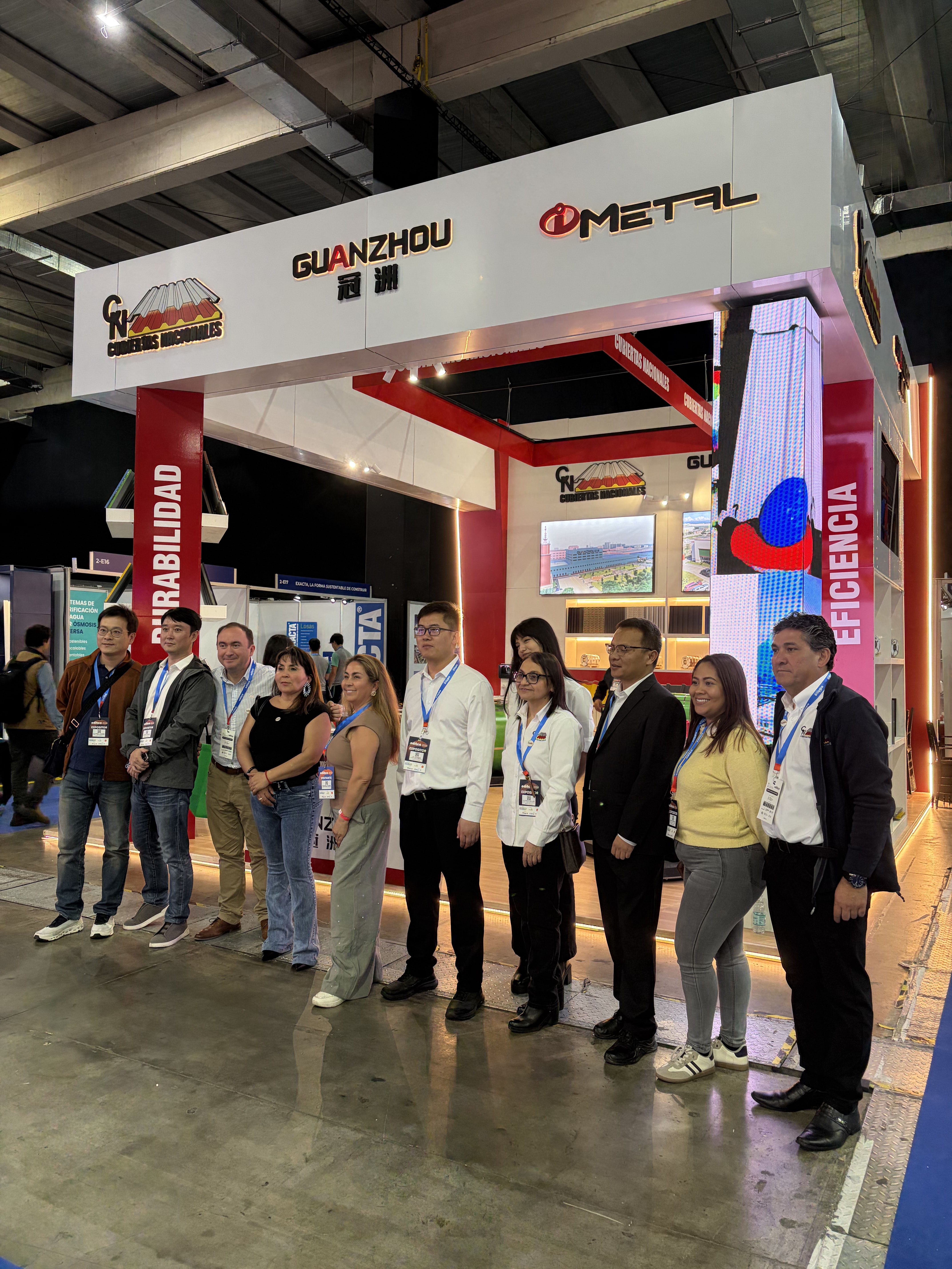 Stand de Cubiertas Nacionales en Edifica 2026